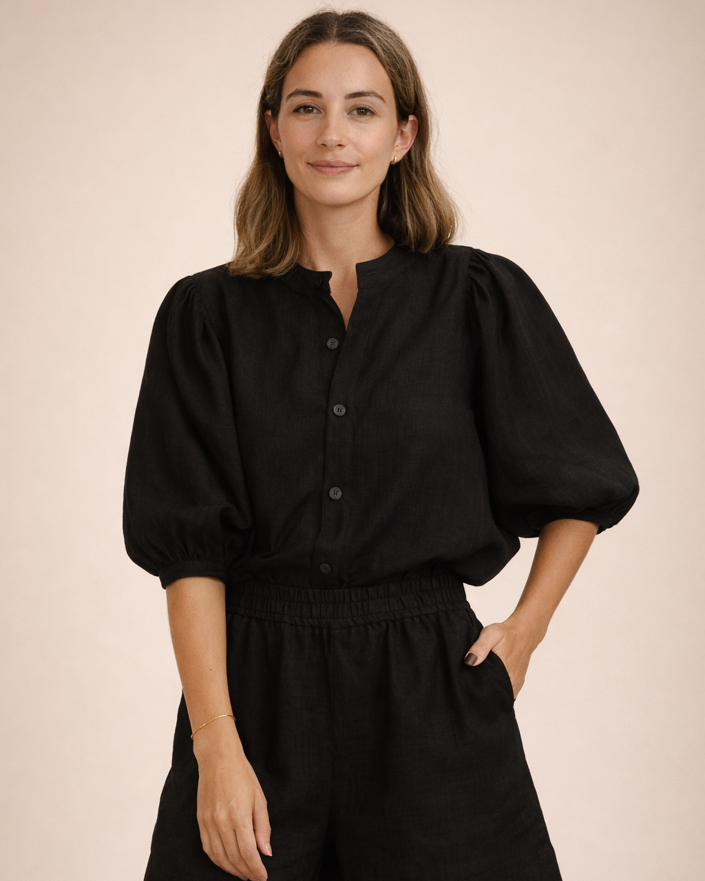 Gema Short Black Linen