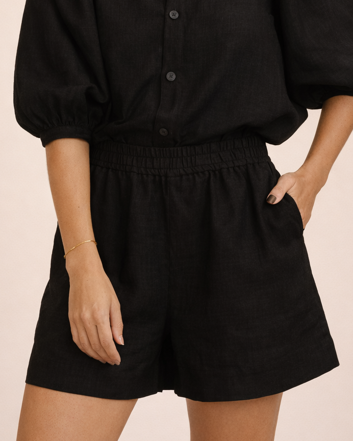 Gema Short Black Linen